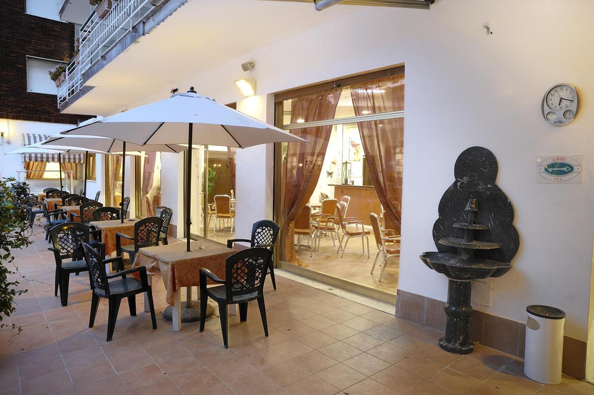 Hotel Arma Ristorante Arma di Taggia Eksteriør billede