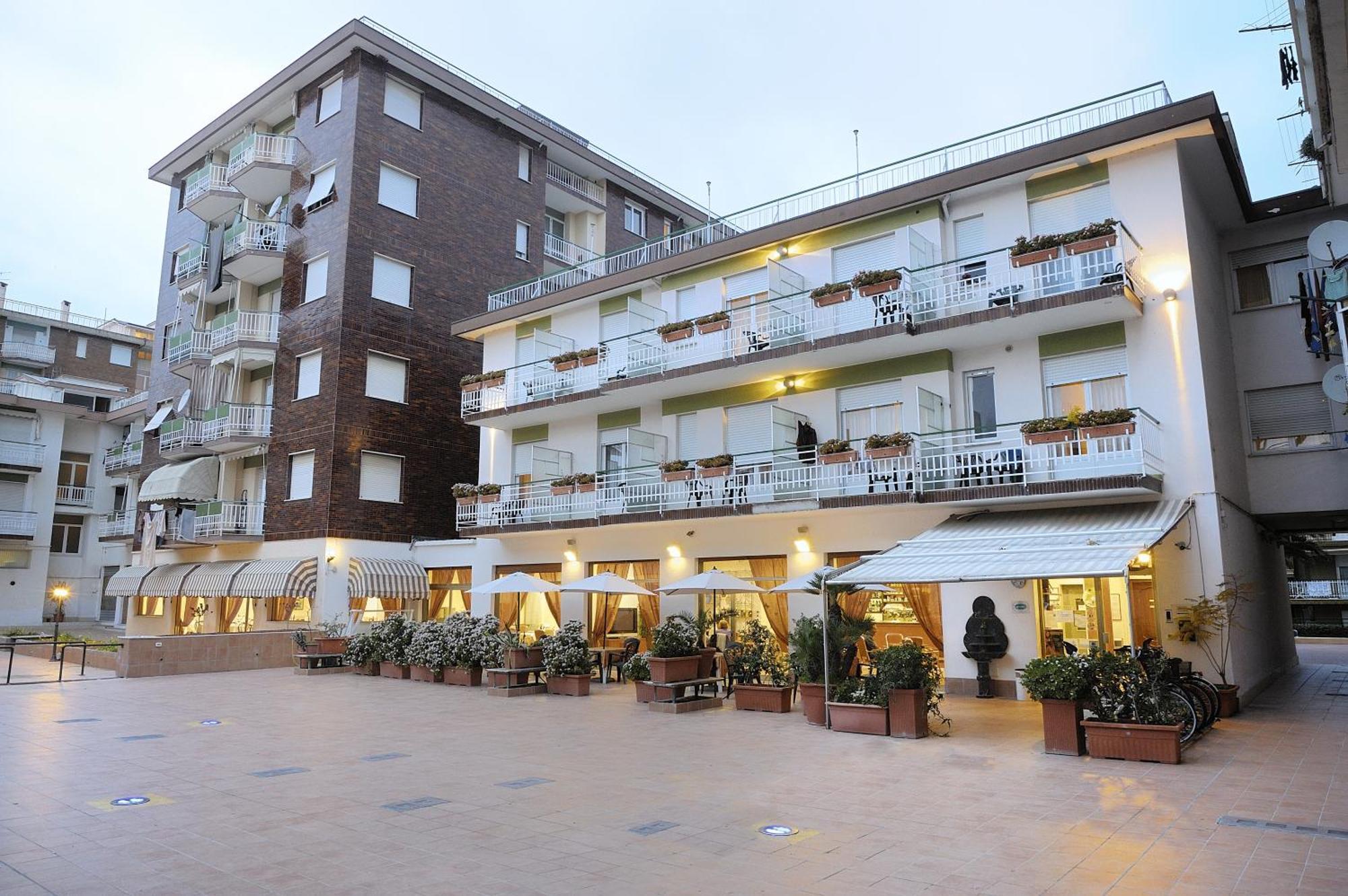 Hotel Arma Ristorante Arma di Taggia Eksteriør billede