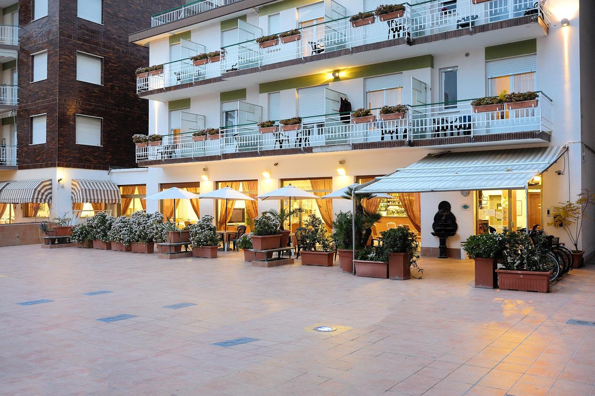 Hotel Arma Ristorante Arma di Taggia Eksteriør billede
